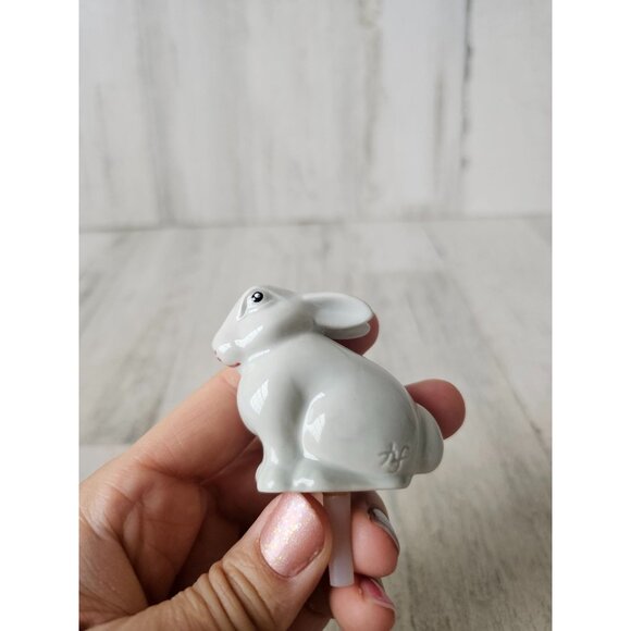 Nora Fleming Easter Bunny rabbit spring mini white retired - Picture 8 of 9